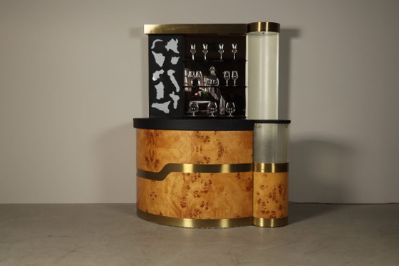 Italian burl wood cocktail bar with illuminated back and two stools, 1970s, Liquor cabinets, Brass, Black (photo 4 of 17)