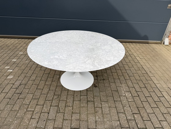 Image 1 of Original round Knoll Tulip dining table (152cm) Carrara marble NEW CONDITION!!