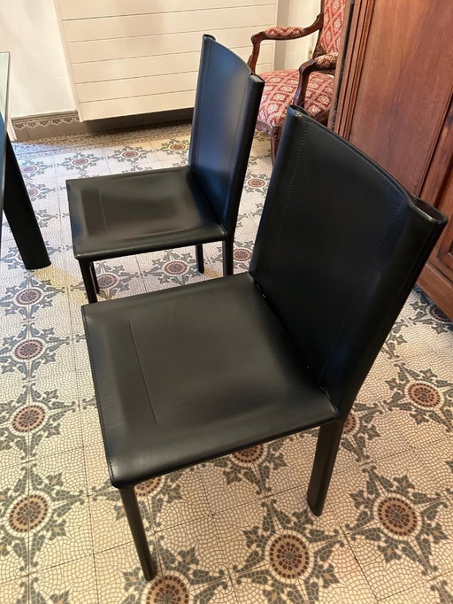 4 chaises au design vintage Matteo Grassi