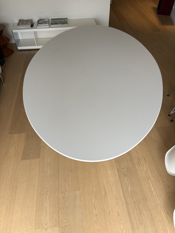 Knoll 174TO Saarinen Table - 78" Oval – Dining tables, Plastic, Aluminium (photo 4 of 11)