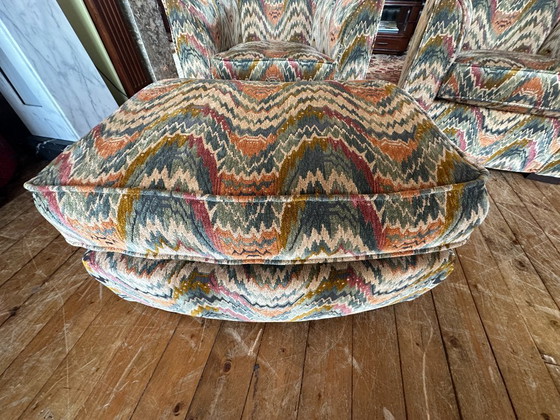 Image 1 of Sillones y otomanas Donghia - Retapizados con un colorido patrón de chevron