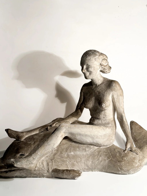 Sculptures Art Nouveau en plâtre d'une femme nue sur une baleine, début du 20e siècle