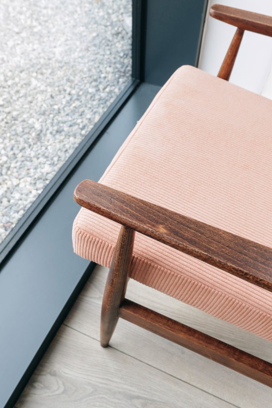 Image 1 of Vintage fauteuil saumon rose ribfluweel mid century modern design 1970