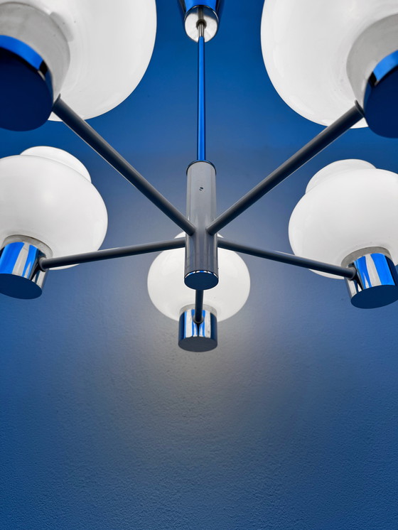 Image 1 of Kronleuchter aus opalisierendem Chrom im Stil des Weltraumzeitalters, 1970er Jahre