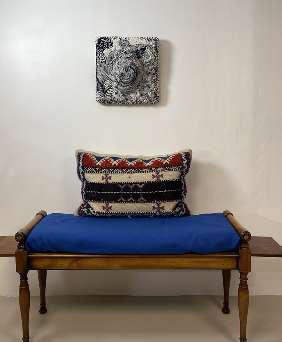 Image 1 of Table Sculpture Textiles Ref ROC