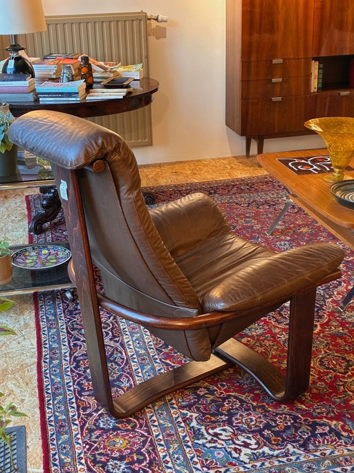 Vintage Manta Lounge-Sessel aus Leder und Holz von Ingmar Relling für Westnofa. – stoelen fauteuils, Leather (photo 2 of 11)