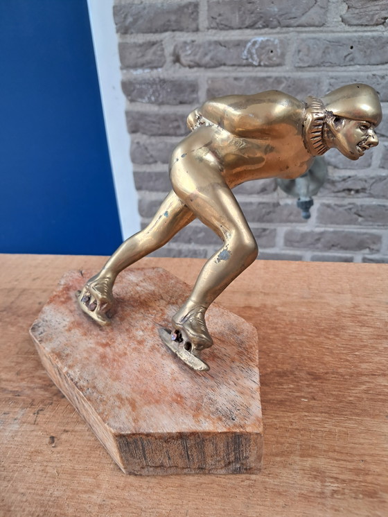 Image 1 of 2 Bronzen beelden van schaatsers 28 en 17 cm hoog