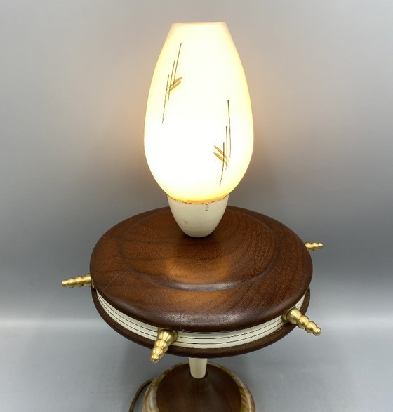 Image 1 of Vintage Mid-Century Tafellamp – Houten & Onyx Voet, Messing Details, Design Jaren 50 – 60 - Unieke Decoratieve Lamp