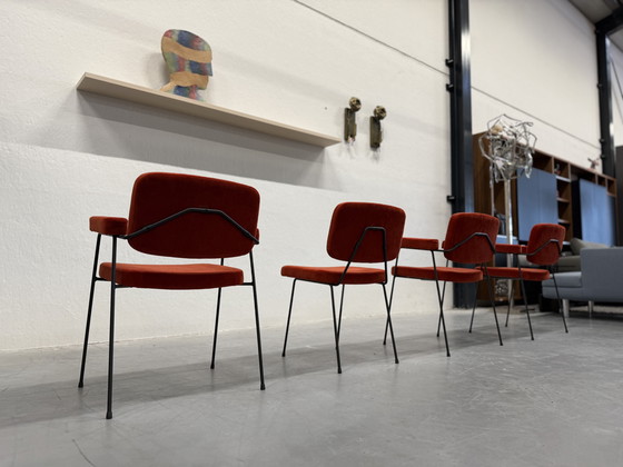 Image 1 of 4 Artifort Moulin Eetkamerstoelen Rood Lucir Stof
