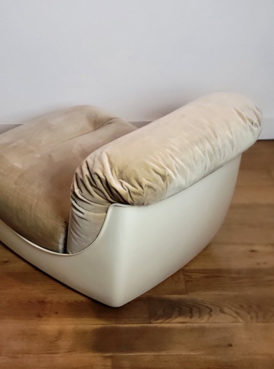 Image 1 of Fauteuil vintage de l'ère spatiale en velours doré