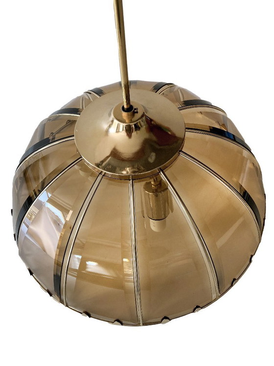 Image 1 of Lampadario a cupola in vetro e metallo dorato.1970.