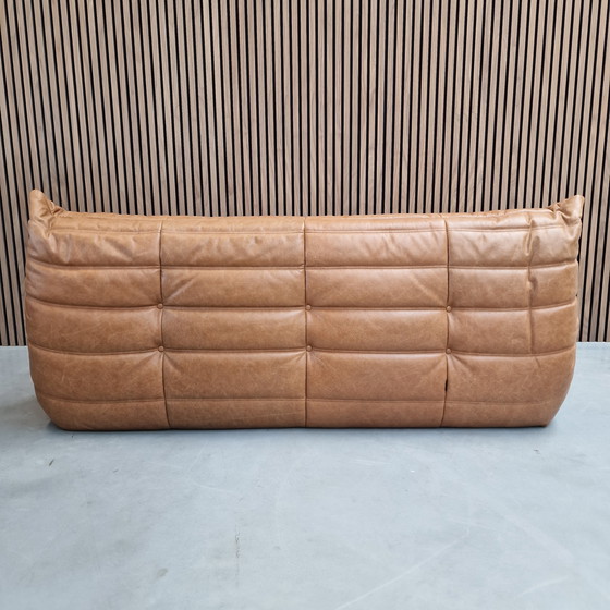 Image 1 of Ligne Roset Togo - tres plazas en cuero natural coñac