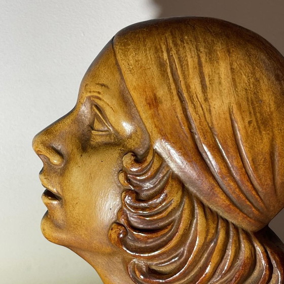 Terracotta Profiel van Garçonne Vrouw door Antonio Banchelli, 1925 – Beeldhouwkunst, Marble, Art Deco (photo 9 of 16)