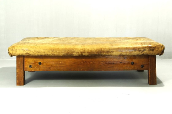 Image 1 of Grote leren gymtafel of chaise longue, jaren 1920