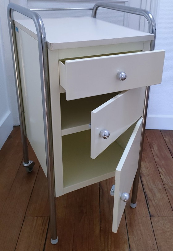 Image 1 of Comodino anni '80 in metallo laccato in acciaio inox