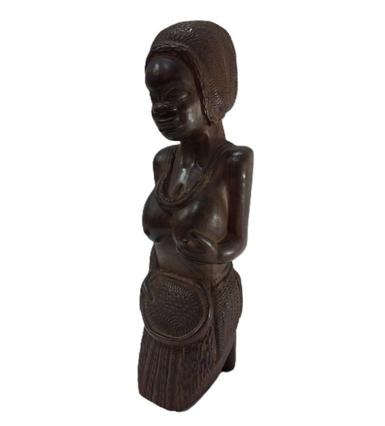 Image 1 of Estatuilla africana de madera antigua de una mujer