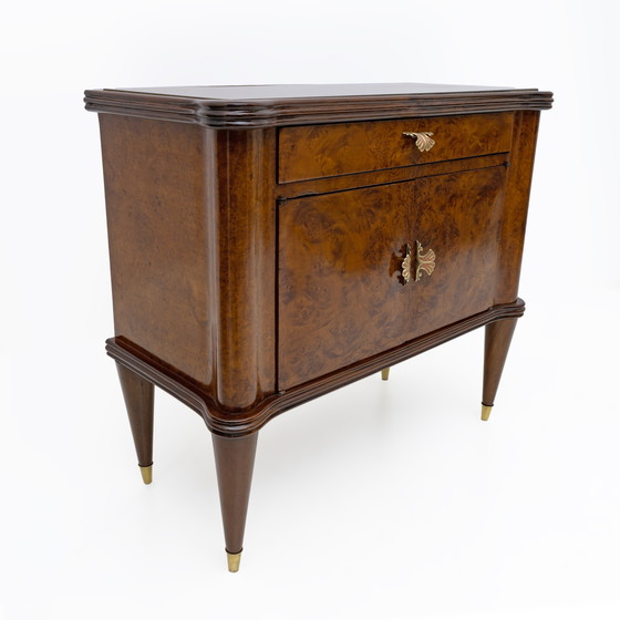 Image 1 of Paire de tables de nuit italiennes modernes du milieu du siècle en noyer et racine de thuya, années 1950