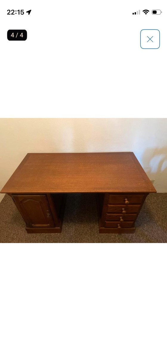 Image 1 of Klassiek houten bureau 