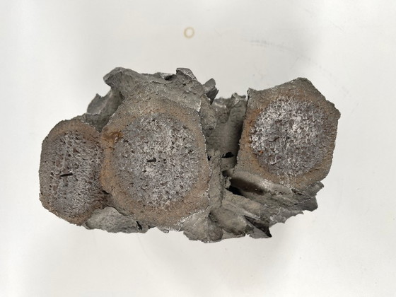 Image 1 of Bougeoir sculptural de style brutaliste en aluminium massif moulé