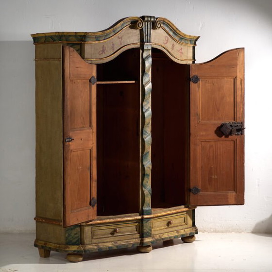 Antiker barocker bemalter Kleiderschrank aus Kiefer – Österreichisch-Ungarische Monarchie, Jahr 1794 (photo 39 of 40)