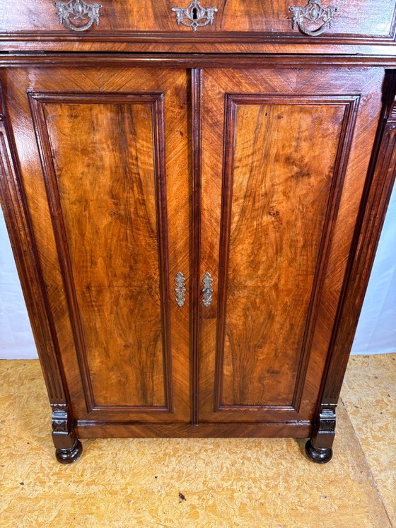 Image 1 of Antique Gründerzeit Vertiko Cabinet in Walnut – Circa 1890–1900  A stunning antique Gründerzeit Vertiko cabinet dating from the 