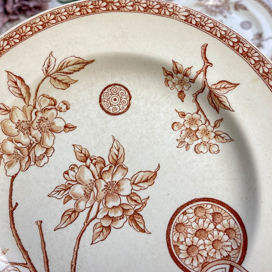 Image 1 of Lot De 5 Grandes Assiettes Anciennes En Terre De Fer Marron - Grand Dépôt Paris Emile Bourgeois (1880-1890)