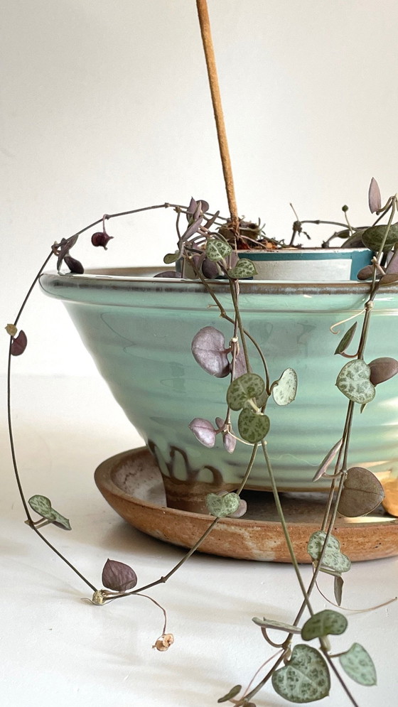 Image 1 of Vintage keramische driepoot pot en schotel