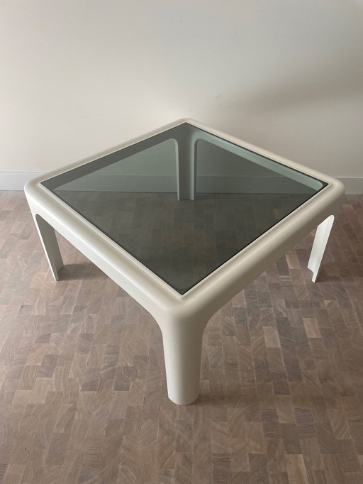 Space-age 70s Coffee Table - Peter Ghyczy