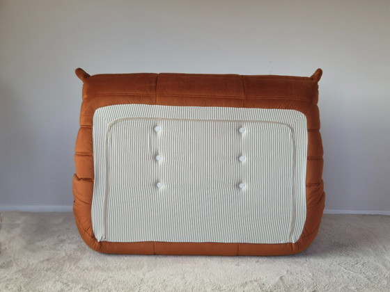 Image 1 of Ambrer fluwelen tweezitsbank Togo van Michel Ducaroy voor Ligne Roset