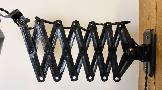 Image 1 of Lampada da parete industriale a forbice in smalto nero, anni '30