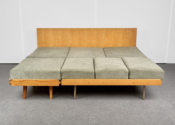 Vintage Hoekbankbed met Ottoman, jaren 60, Tsjecho-Slowakije – Tatra Nábytok, 3-5 zitsbanken, Textiel, Hout (photo 7 of 15)