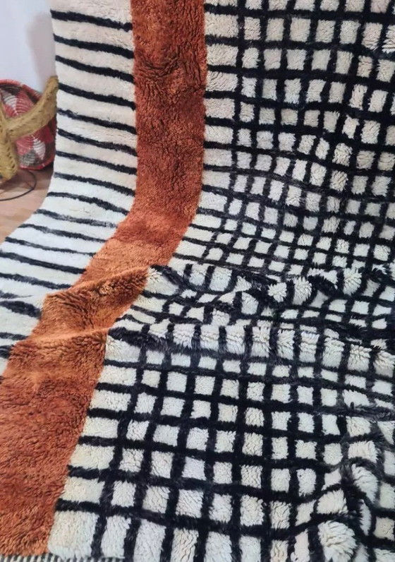 Image 1 of High quality Mrirt Moroccan rug with geometric design