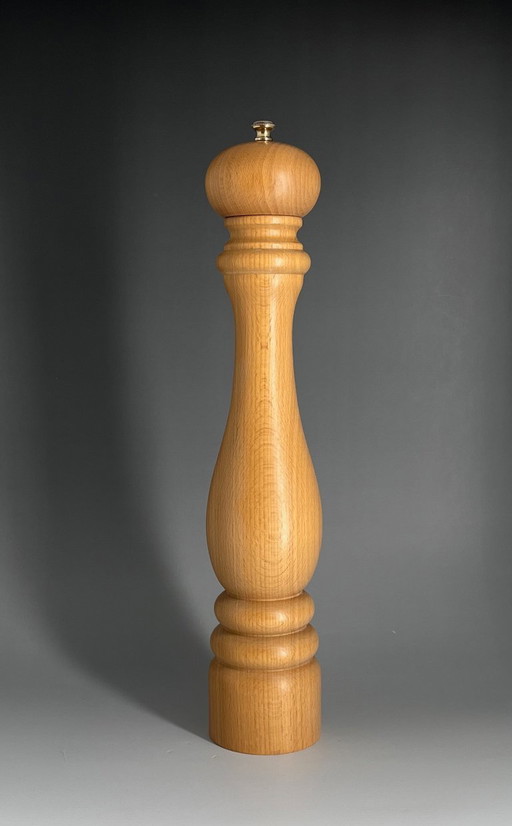 Molinillo de pimienta Peugeot Frères «Lion» – 41 cm – madera y latón – clásico del diseño francés