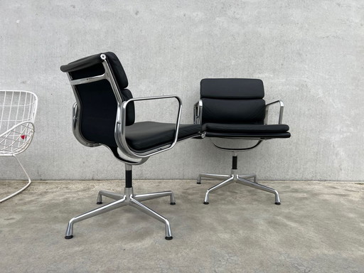 2x Vitra Eames EA208 leather chair