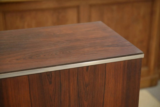 Buffet bar de palisandro, diseño de los años 70 – Armarios de almacenamiento, Madera, Vintage (photo 9 of 13)