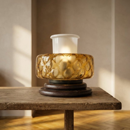 Table Lamp Mid-20th Century Amber Pressed Glass and Wood Lamp, 27 × 27 × 25 Cm – tafellampen