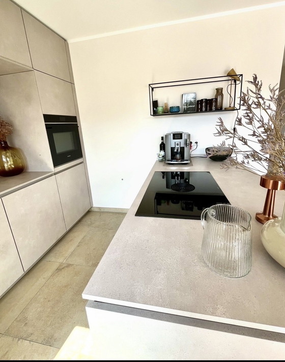 Image 1 of Cucina Nobilia Riva di alta qualità, effetto cemento/sabbia