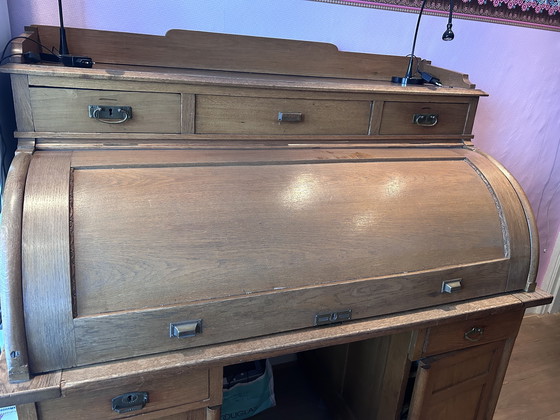 Image 1 of Een antieke/vintage eiken secretaire/ archiefkast, van rond 1900-1920.