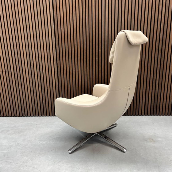 Image 1 of Sillón Vitra Repos de piel premium color arena con otomana