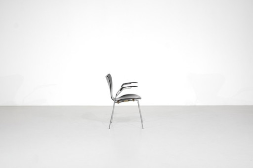 3207" chair by Arne Jacobsen for Fritz Hansen, Denmark