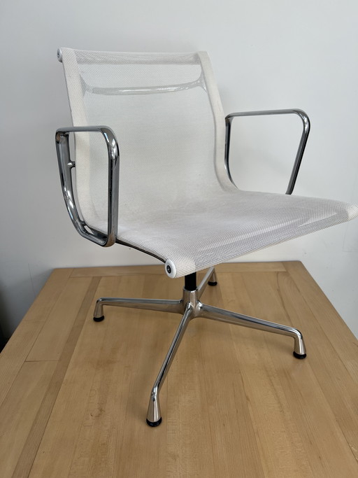 Vitra Eames stoel wit