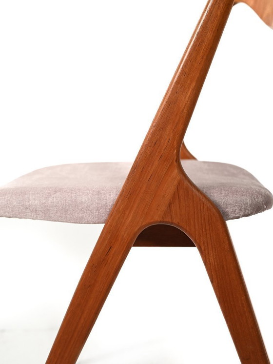 Image 1 of Ensemble de quatre chaises de salle à manger suédoises « Storken ».