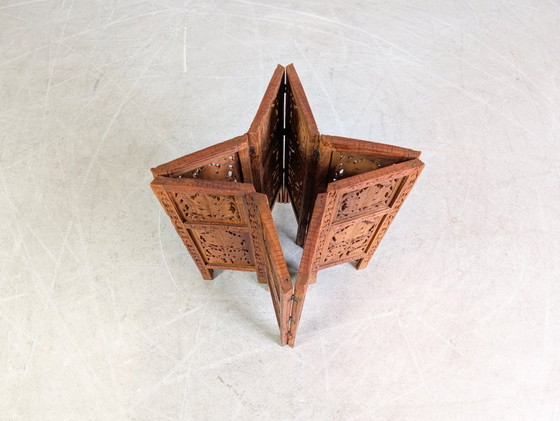 Image 1 of Handgeschnitzter Teetisch Art Déco Couchtisch Indien Walnuss