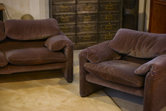 Image 1 of De Maralunga 3-zitsbank en twee fauteuils set van Vico Magistretti voor Cassina, eerste editie 1973.