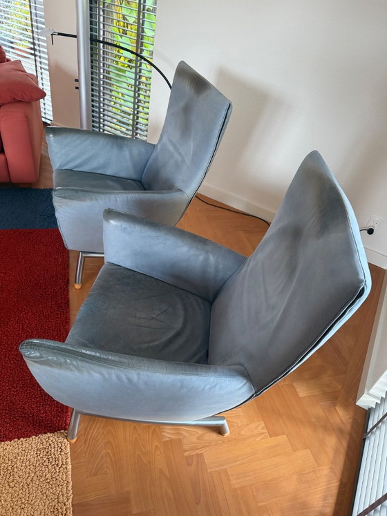 Fauteuils Label, cuir gris-bleu et métal, Modern (photo 2 sur 5)