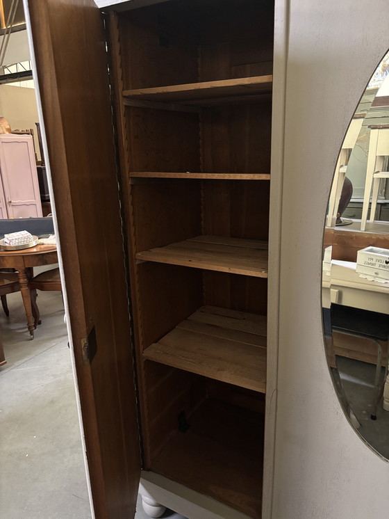 Image 1 of Brocante kledingkast 