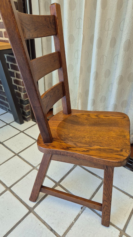 Image 1 of Set van 4 vintage Nederlandse brutalistische massief eikenhouten eetkamerstoelen – Nederlands vakmanschap