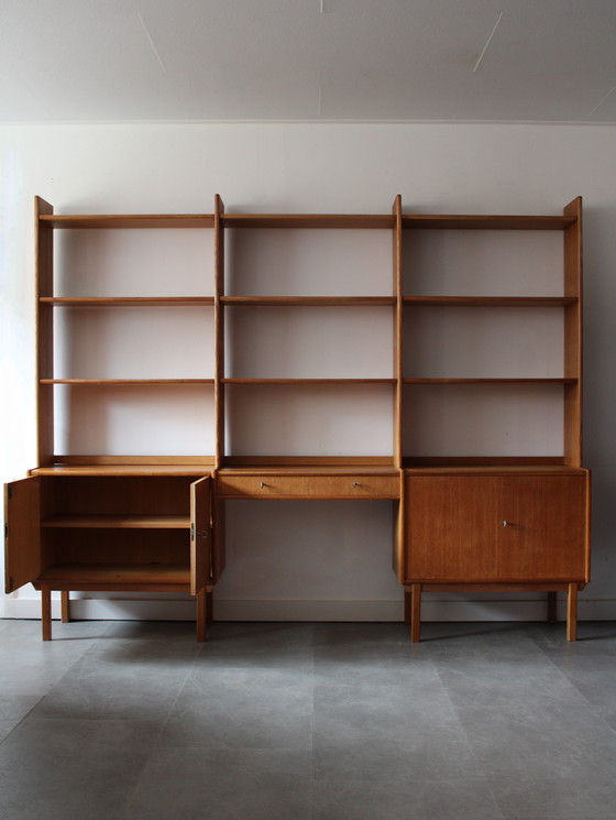 Image 1 of Vintage modulair vrijstaand wandsysteem in eiken