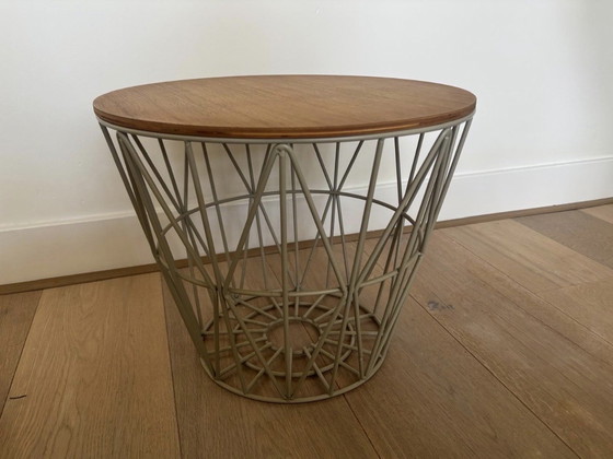 Image 1 of Table d'appoint en fil de fer avec plateau en bois