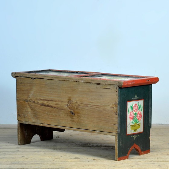 Image 1 of Cofre nupcial de arte popular, fechado en 1795